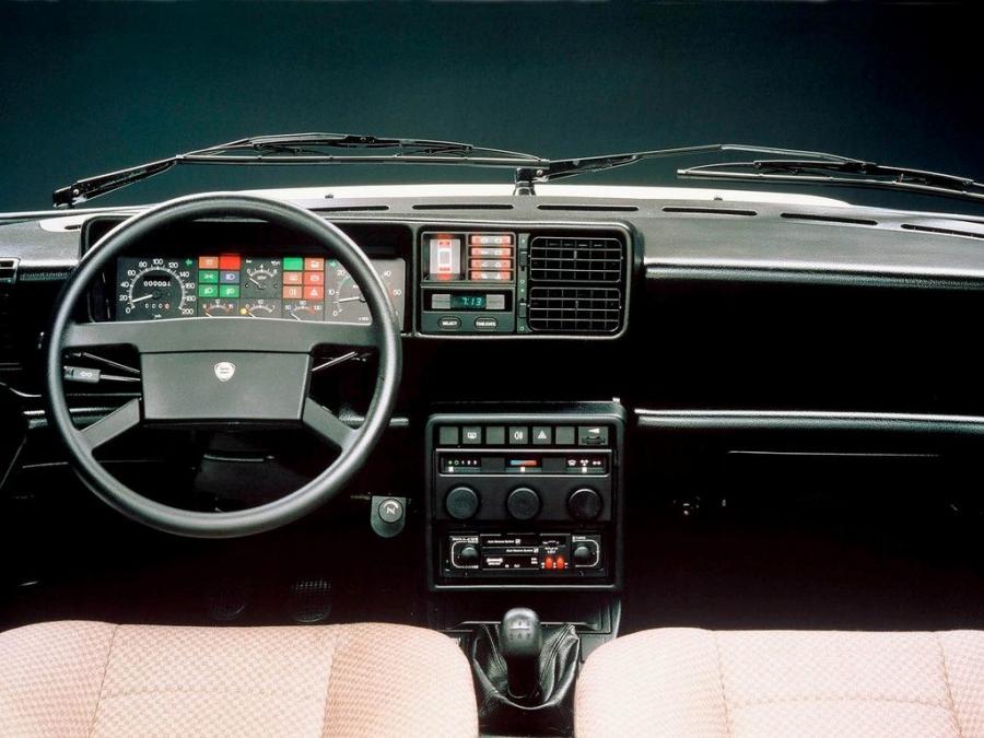  Lancia Prisma 1986 года  (фото 2 из 4)